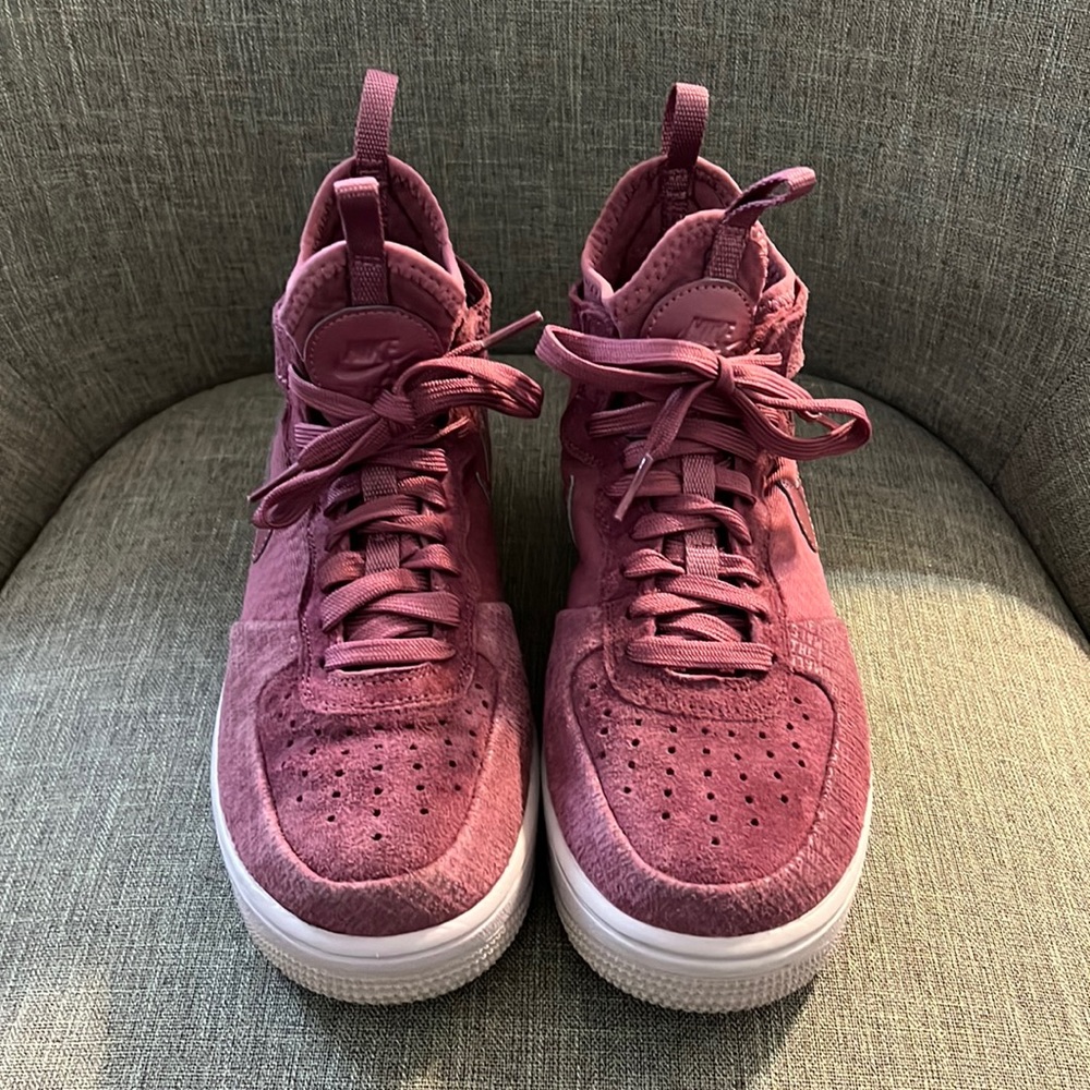 Women’s Nike Air pull on high tops